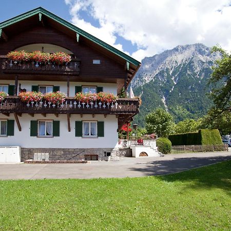 Gaestehaus Sonnenheim Митенвалд Екстериор снимка