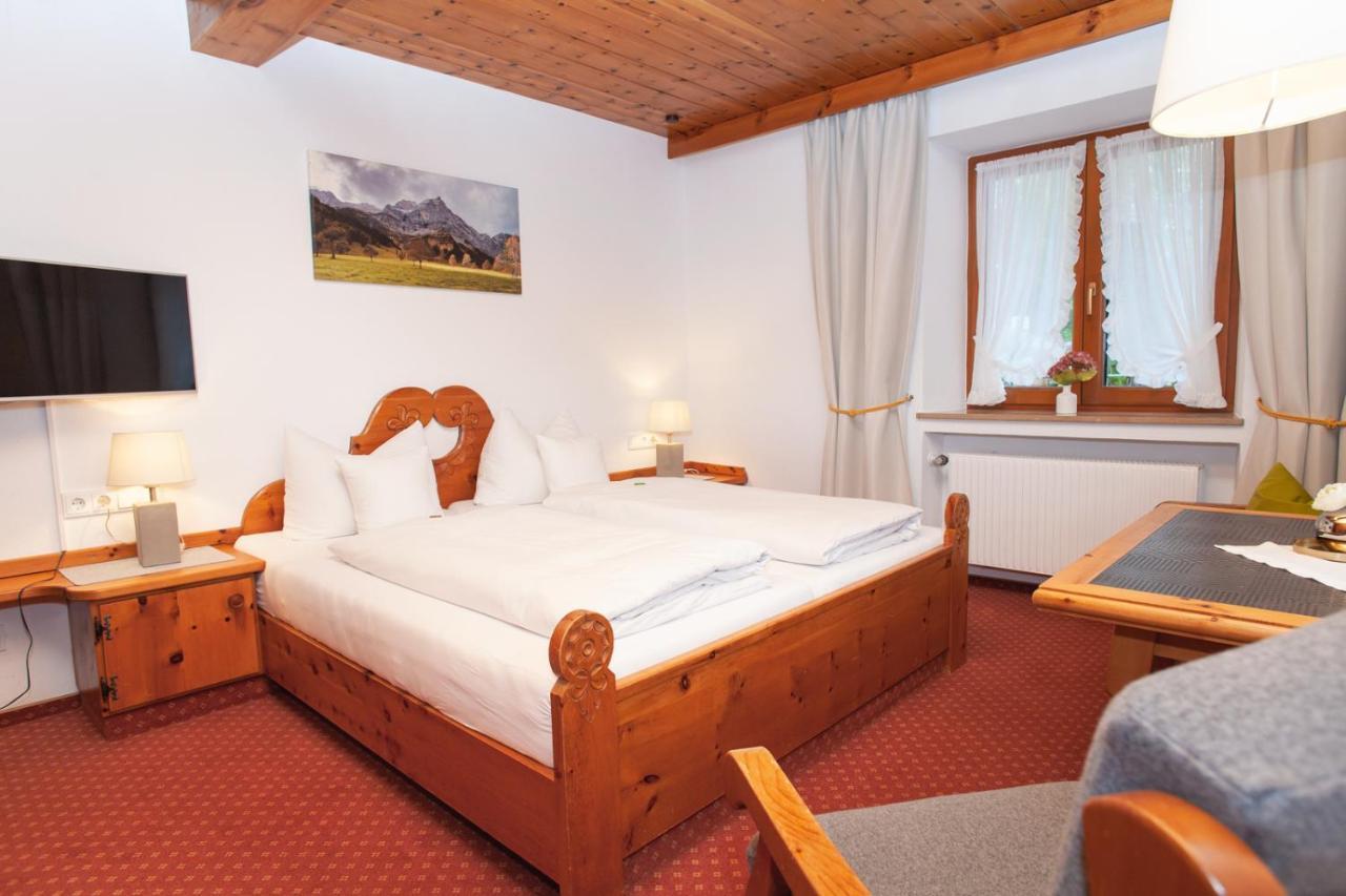 Gaestehaus Sonnenheim Митенвалд Екстериор снимка